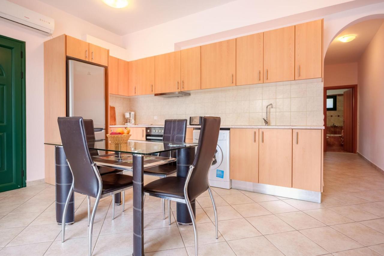 Niko'S Central Skala Apartments エクステリア 写真